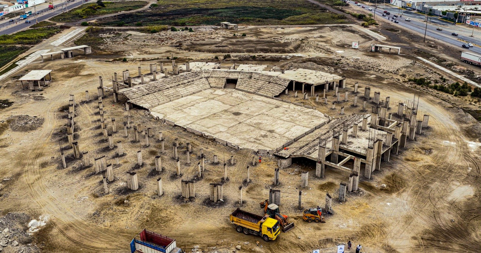 605305920_877305051329493_8211447368409066653_n